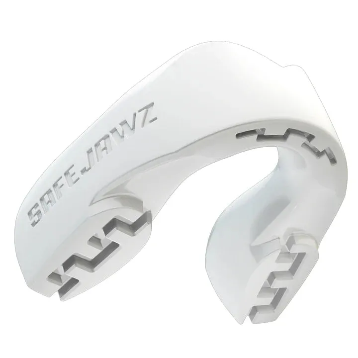 SAFEJAWZ INTRO SERIES SPORTS MUAY THAI BOXING MMA SELF-FIT MOUTHGUARD White Senior Age 12 